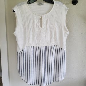 Skies Are Blue Feliciano Keyhole Blouse